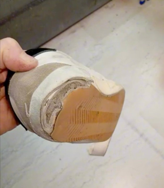 Schuhreparatur – Calzoleria Max & Katy